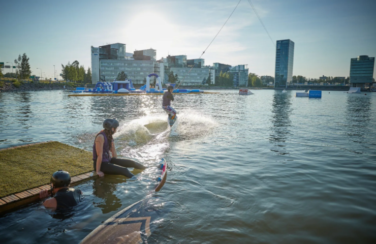 Laguuni Wakeboarding elämys aktiviteetti Keilaniemi Espoo